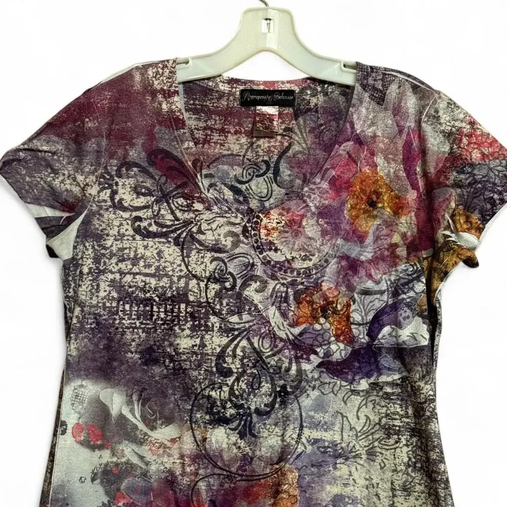Appropriate Behavior Floral Abstract V-Neck Tee Size Small - Picture 2 of 8